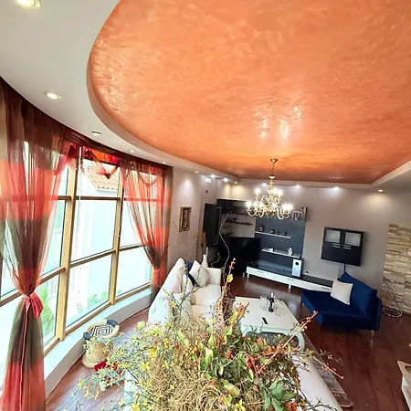 Luxury - Center