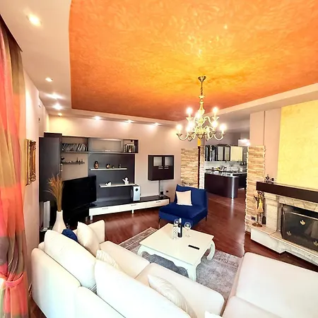Luxury - Center