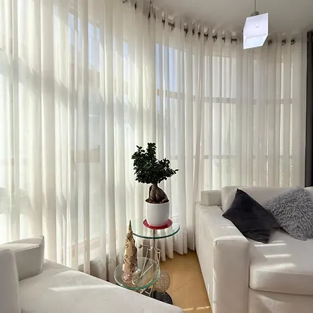 Luxury Free Parking - Center Apartment