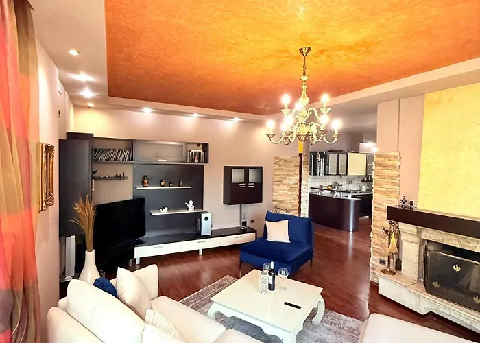 Luxury - Center