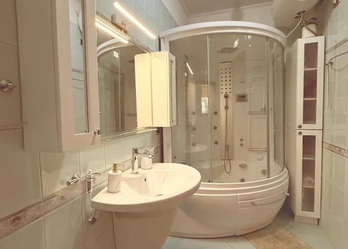 Luxury Free Parking - Center Apartment