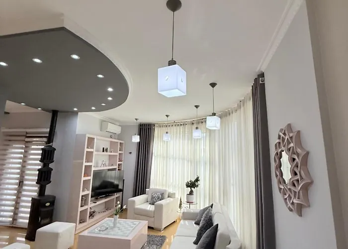 Luxury - Center *