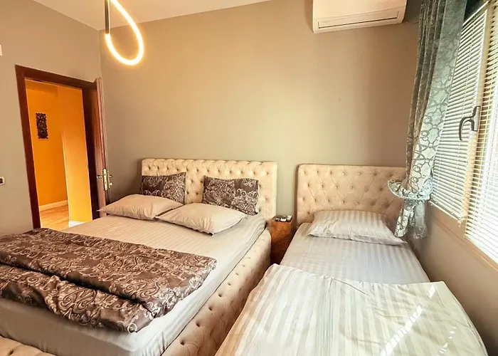Luxury - Center *